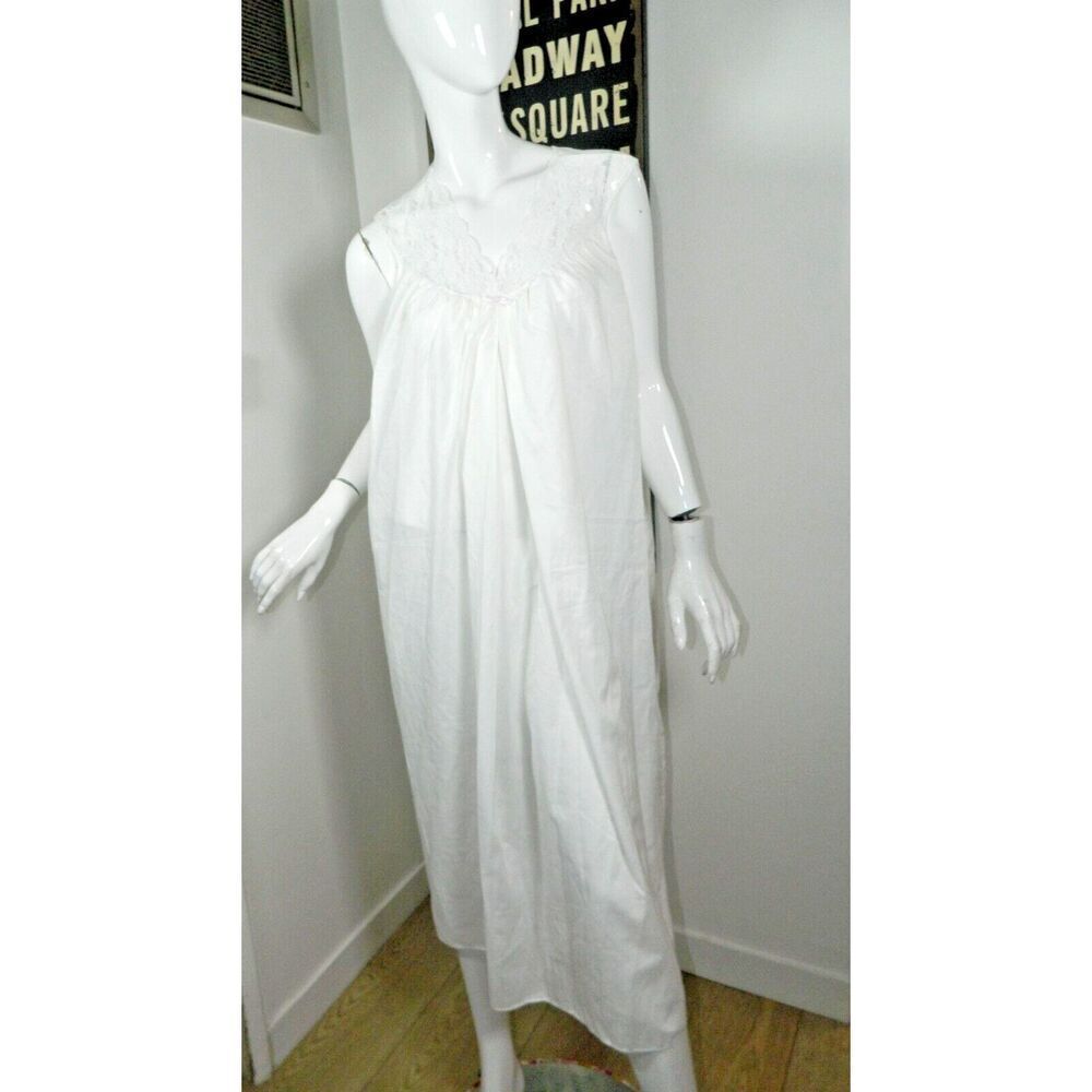 Vintage Robe Nightgown Set Size Small White Cotton Lace Cottagecore‎ Prairie